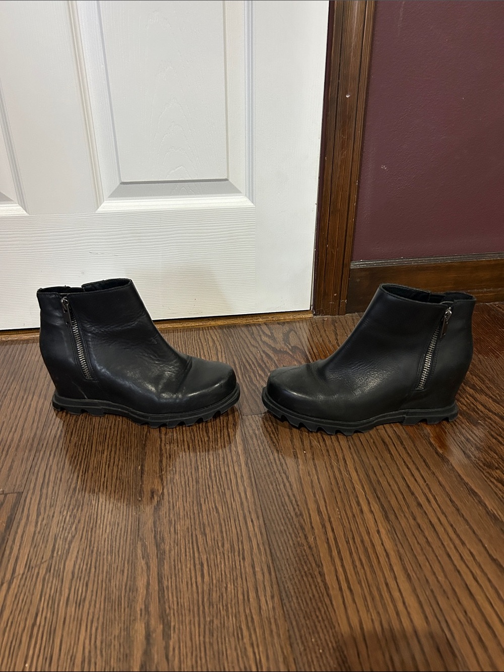 Sorel black leather Rhapsody wedge bootie ankle boots sz 8.5